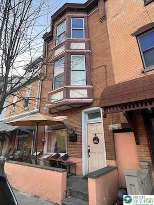 815 Chew St, Allentown, PA, 18102-4014 | Card Image