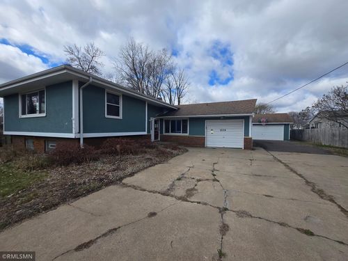 8504 Edison St Ne, Blaine, MN, 55449-5627 | Card Image