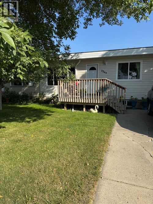 2244 21 Ave, Coaldale, AB, T1M1J2 | Card Image