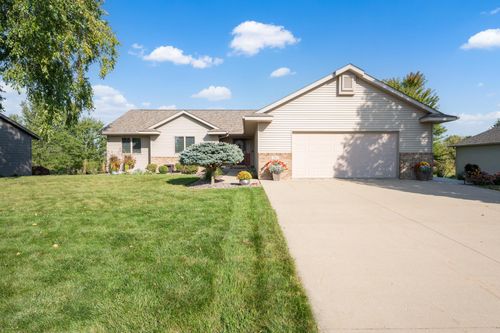 325 Whispering Hills Drive, Saint Charles, MN, 55972 | Card Image