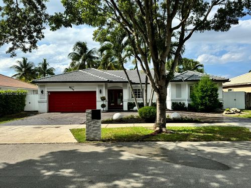 8939 Nw 165th Ter, Miami Lakes, FL, 33018 | Card Image