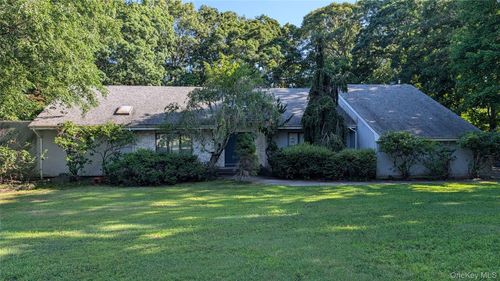 4 Oak Hills Dr, Rocky Point, NY, 11778-8502 | Card Image