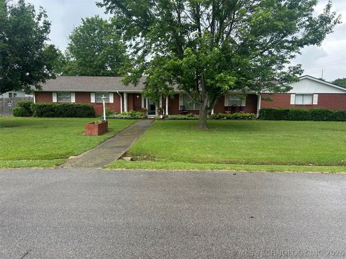 207 S Taylor Ave, Wagoner, OK, 74467-5139 | Card Image