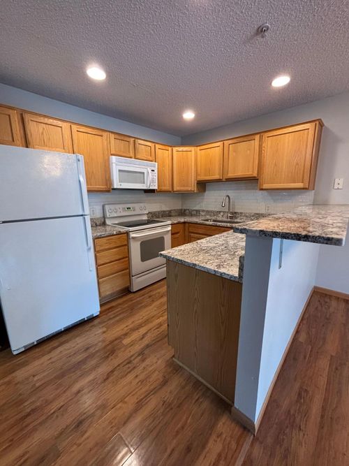 unit-f-4770 Underwood Ln N, Plymouth, MN, 55442-2373 | Card Image