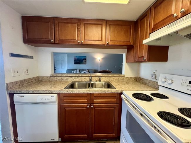 APT-3 - 3370 Yukon Cir, Condo with 2 bedrooms, 2 bathrooms and null parking in FORT MYERS FL | Image 14