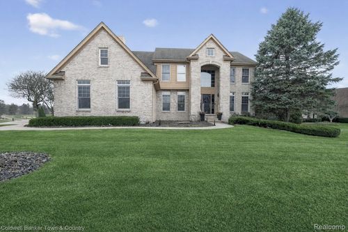 480 Nairn Cir, Highland, MI, 48357-4761 | Card Image