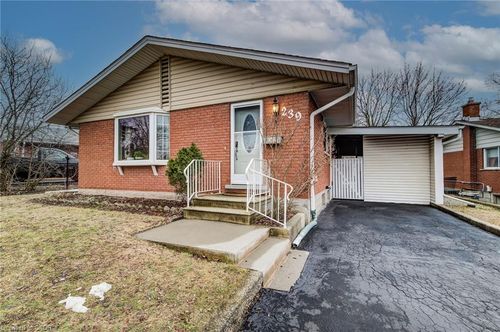 239 Winfield Ave, Waterloo, ON, N2J3M8 | Card Image