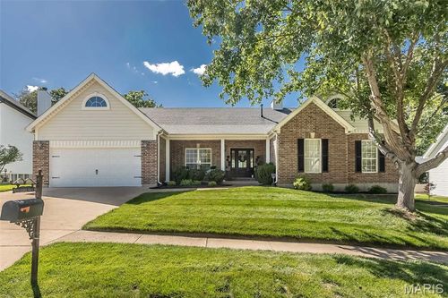 573 Castle Ridge Dr, Ballwin, MO, 63021-4462 | Card Image