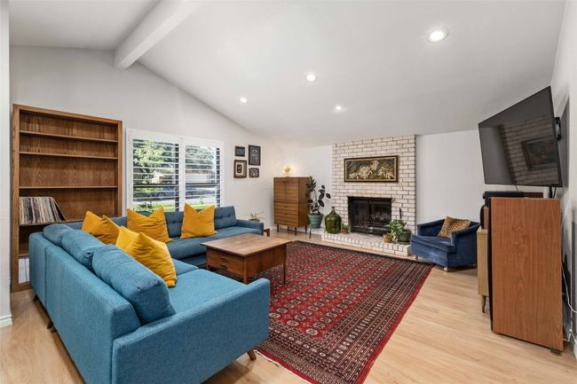 Living room when previously furnished | Image 5