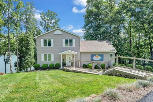 836 Long Island Dr, Moneta, VA, 24121-1950 | Card Image