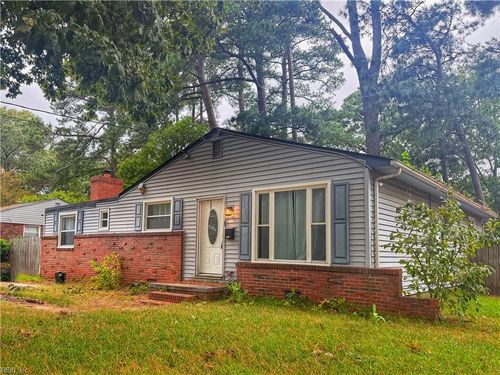 8313 Capeview Ave, Norfolk, VA, 23518-5940 | Card Image