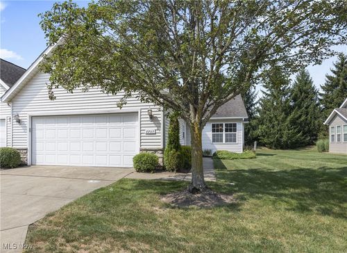 25c-8757 Roberts Ct, Olmsted Falls, OH, 44138-3739 | Card Image