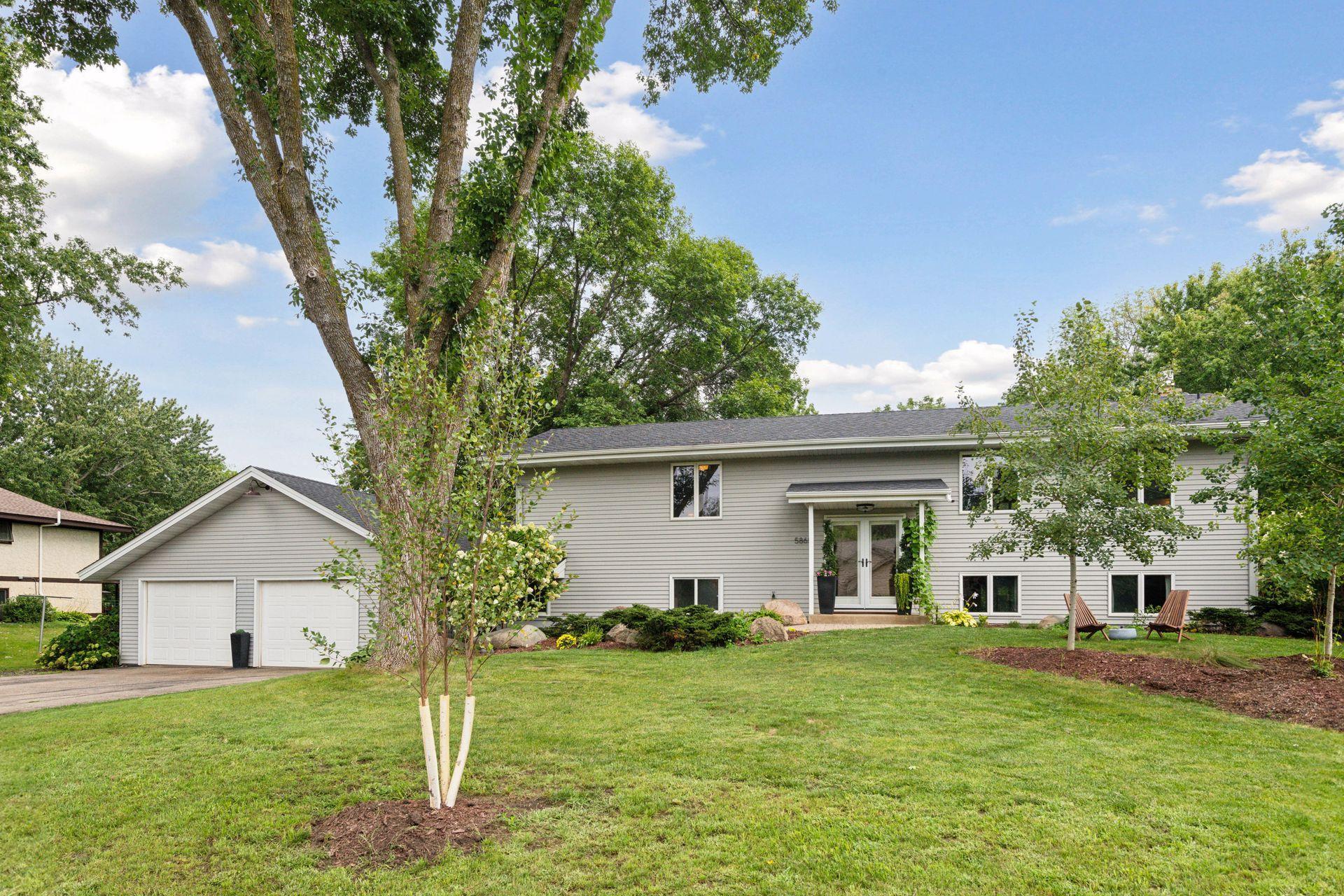 Strawberry Ln, Excelsior, MN 55331