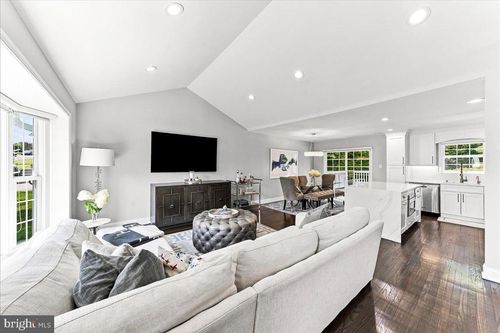 310 Columbia Pl, BROOMALL, PA, 19008-2822 | Card Image