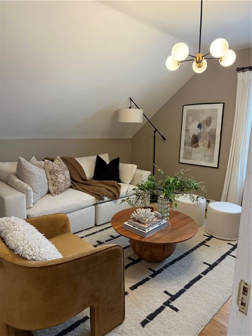 208 Sabin St, Pawtucket, RI, 02860-1423 | Card Image