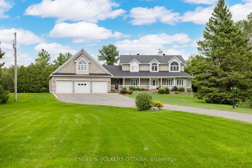 7341 Bank St, Metcalfe, ON, K0A2P0 | Card Image