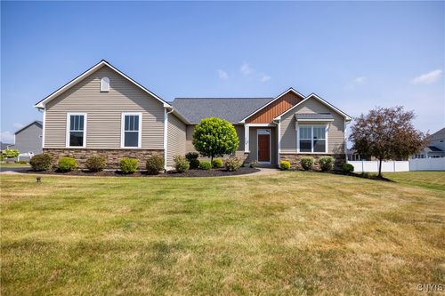 4707 Weller Hall Pl, Clay, NY, 13041-9006 | Card Image