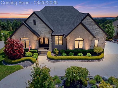 60778 Forest Creek Dr, Washington Twp, MI, 48094-1846 | Card Image