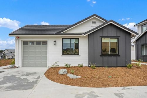 adu-1215 Stonemark Pl, Vista, CA, 92081-0003 | Card Image