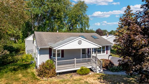 16 Great Circle Rd, West Haven, CT, 06516-7130 | Card Image
