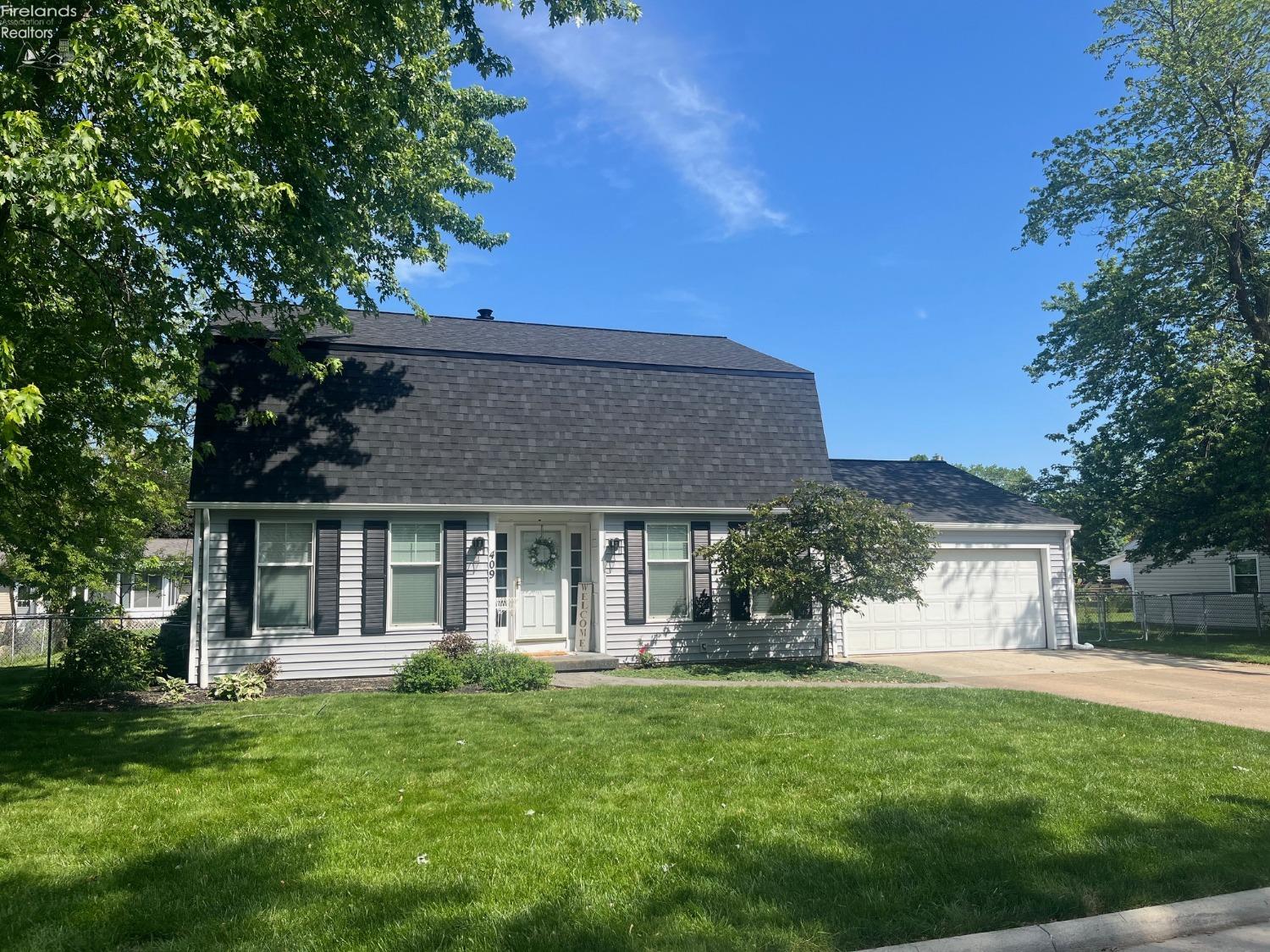 Meadow Ln, Sandusky, OH 44870