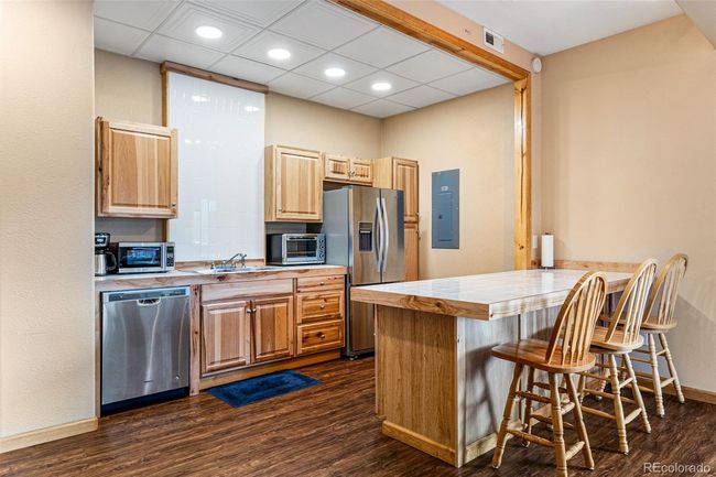 Lower Level Kitchenette | Image 28