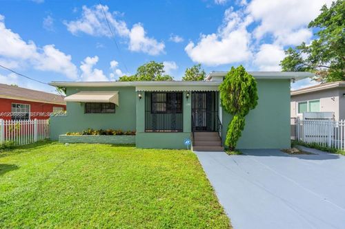 1754 Nw 56th St, Miami, FL, 33142-3048 | Card Image