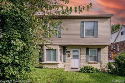 23060 Berdeno Avenue, Home with 3 bedrooms, 1 bathrooms and null parking in Hazel Park MI | Image 2