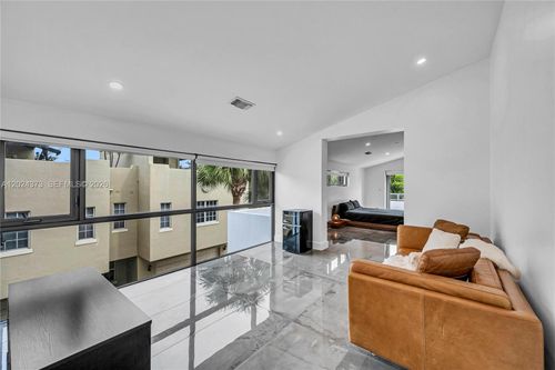 0-1511 Ne 4th Pl, Fort Lauderdale, FL, 33301-1317 | Card Image