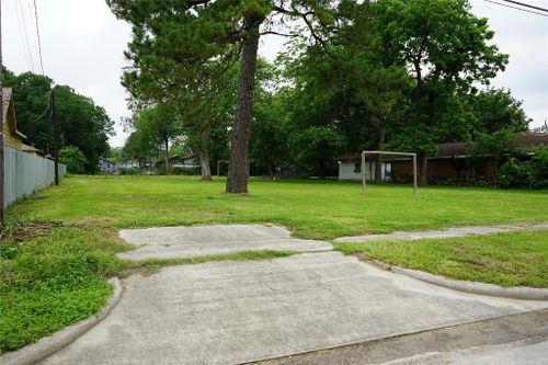 4701 Pickfair St, Houston, TX, 77026-2920 | Card Image