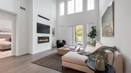 64-13 Heritage Ln, Woodbridge, CT, 06525-2270 | Card Image