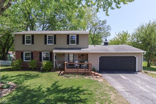 701 Meadowview Ln, Greenwood, IN, 46142-1238 | Card Image