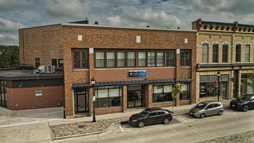 332 W Broadway, Waukesha, WI, 53186-4640 | Card Image