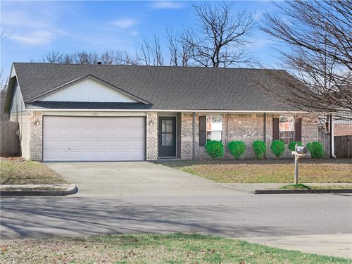 4293 W Chaparral Ln, Fayetteville, AR, 72704-5533 | Card Image