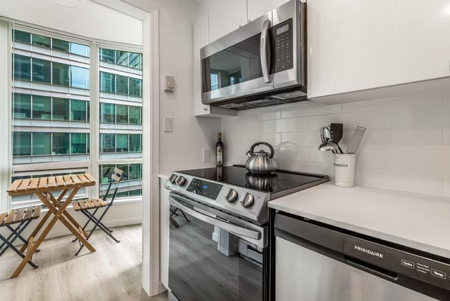 1008 - 1166 Melville Street, Condo with 1 bedrooms, 1 bathrooms and 1 parking in Vancouver BC | Image 13
