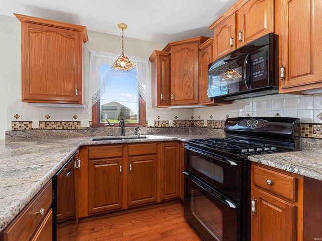 4173 Shoreline Blvd, House other with 3 bedrooms, 3 bathrooms and null parking in New Haven IN | Image 7