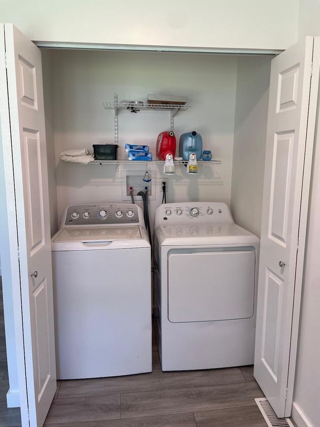 Laundry Closet | Image 16