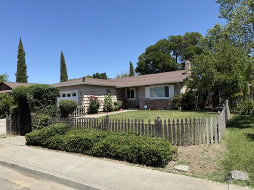 640 E Creekside Cir, Dixon, CA, 95620-3159 | Card Image
