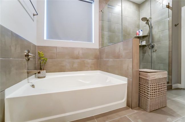 539 Bellasera Dr, House other with 3 bedrooms, 3 bathrooms and null parking in Sugarcreek Township OH | Image 34