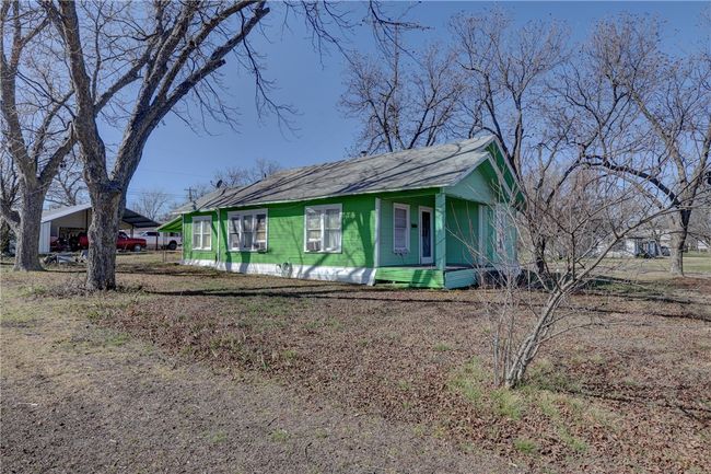 703 S Avenue G, House other with 3 bedrooms, 1 bathrooms and null parking in Clifton TX | Image 4
