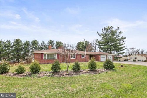 6424 Old Hanover Rd, Hanover, PA, 17331-6835 | Card Image