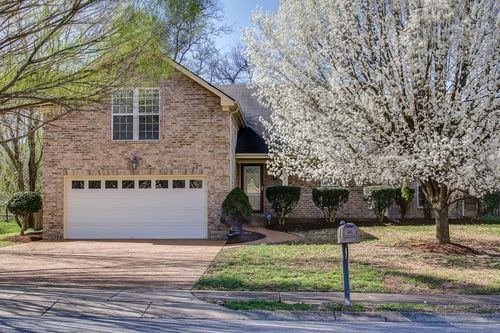 1031 Margaret Dr, Hendersonville, TN, 37075-8883 | Card Image