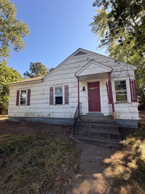 68 Fairview St, Ludlow, MA, 01056-2201 | Card Image