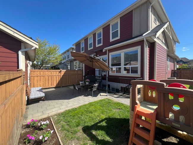 7305 192 Street, Home with 5 bedrooms, 3 bathrooms and 3 parking in Surrey BC | Image 37