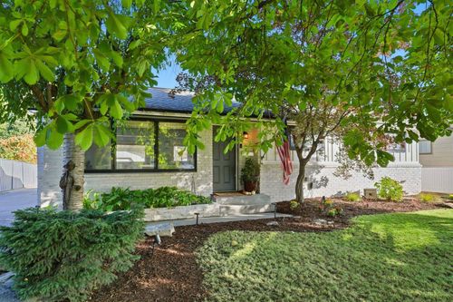 2803 E 39th Ave, Spokane, WA, 99223 | Card Image