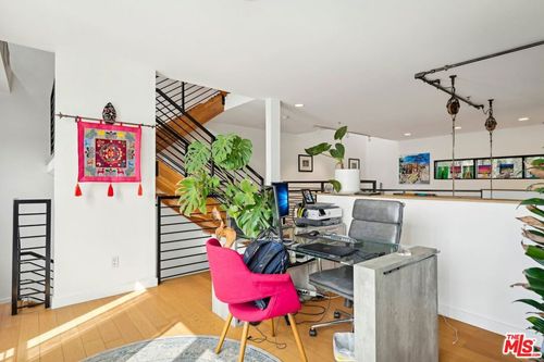 unit-3-815 Hampton Dr, Venice, CA, 90291-5702 | Card Image