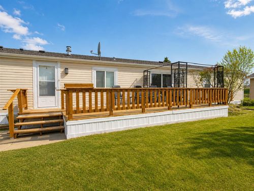 7 Doubletree Way, Strathmore, AB, T1P1M8 | Card Image