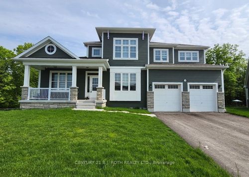 22 Dyer Cres, Bracebridge, ON, P1L0N4 | Card Image