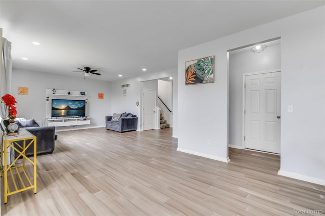 B-59625 Twin Pines dr, Lyon Twn-Inside-8.jpg | Image 16
