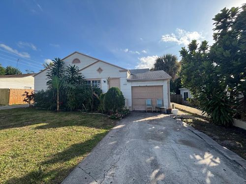 2-804 Ridgewood Dr, West Palm Beach, FL, 33405-1442 | Card Image